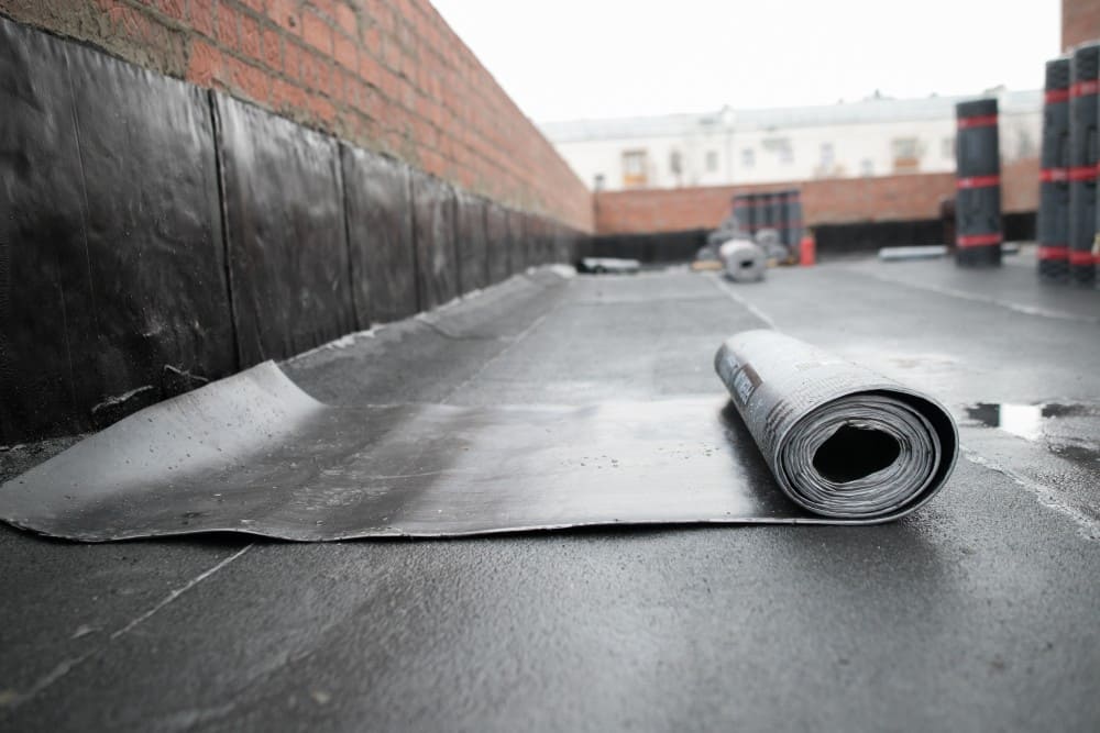 A view of a roll laid on a cemented roll roof